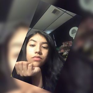 Meet your Posher, Alejandra